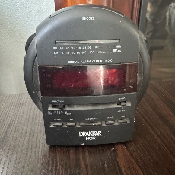 Vintage Drakkar Noir Cologne Alarm Clock Radio Receiver AM / FM 1998 - Picture 3 of 3